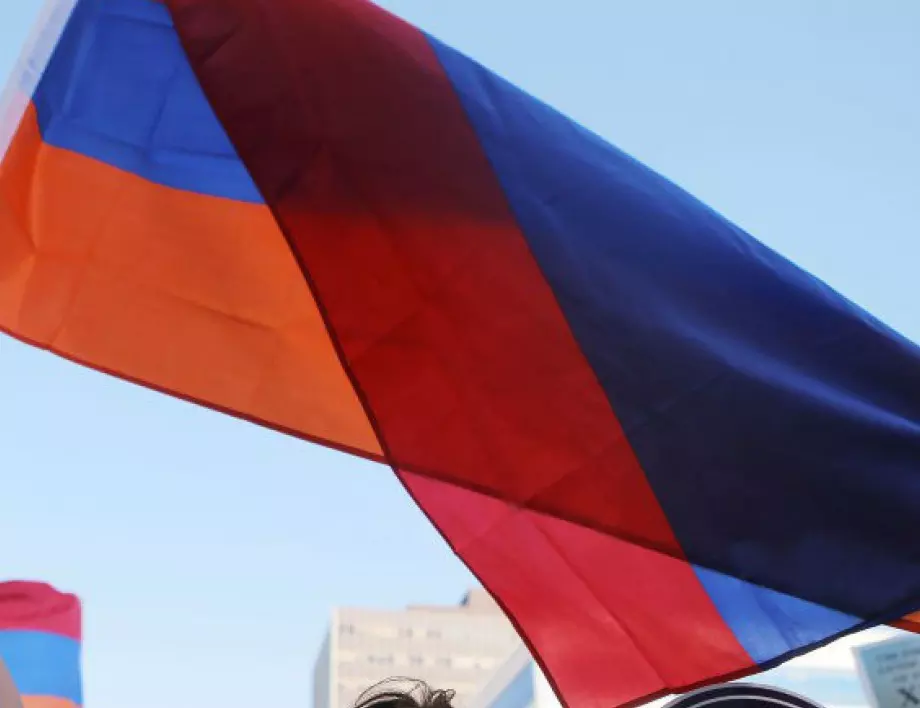 Антируски протест в Армения преди визитата на Путин в Ереван (ВИДЕО)