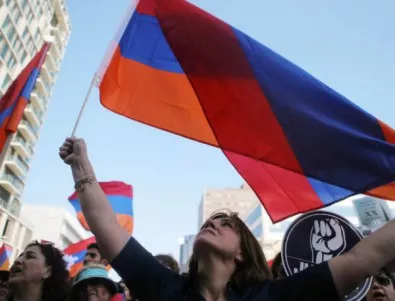 В Ереван искат сваляне на Върховния патриарх