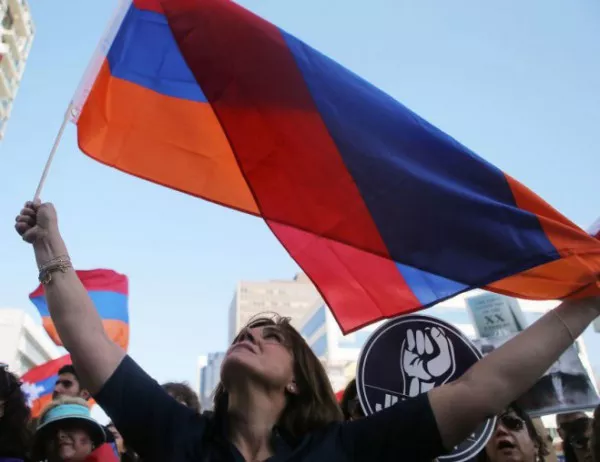 Насилие в Армения - активисти, защитаващи правата на хомосексуалните, се сбиха с полицията