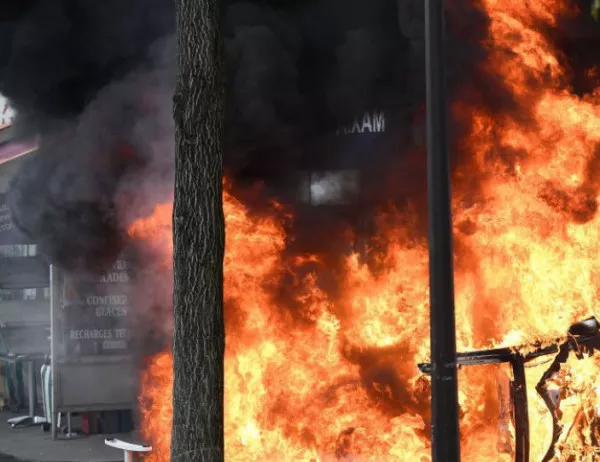 Пожар горя в Белград, девет души са ранени