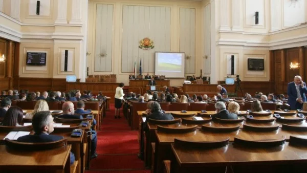 Кабинетът ще одобрява решения за допълнителни разходи 