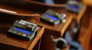 Депутатите одобриха частично машинно гласуване и камери в избирателните секции