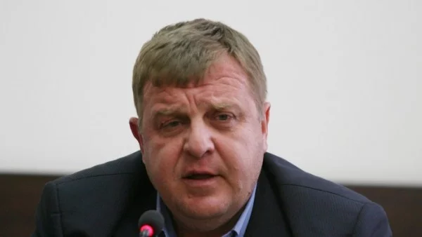 Каракачанов: МО изплаща своевременно дължимите данъци към общините