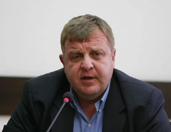 Лидерът на "Възраждане" обвини Каракачанов в имотни измами (СНИМКИ)*