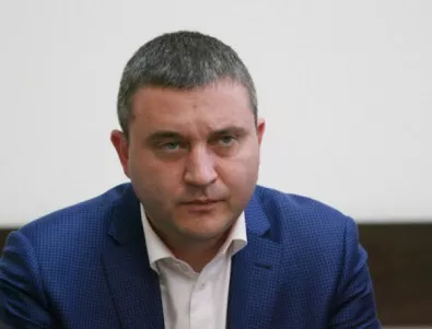 Горанов защити служителите от Агенцията по вписванията