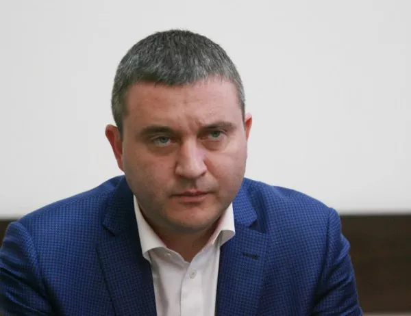 Горанов защити служителите от Агенцията по вписванията