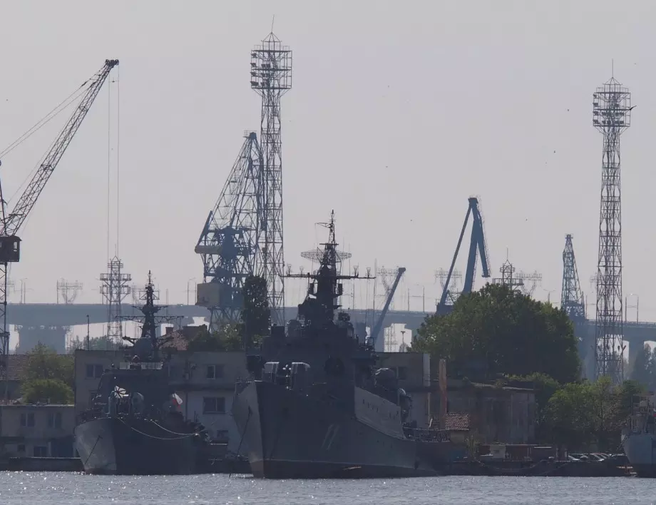 Затвориха пристанище "Варна" заради силен вятър