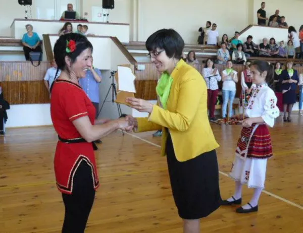 Първи фолклорен танцов фестивал "Сакарско хоро се вие" в Тополовград