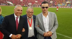 {{ otherArticle[0].article.title }}