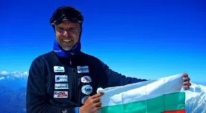 {{ otherArticle[0].article.title }}