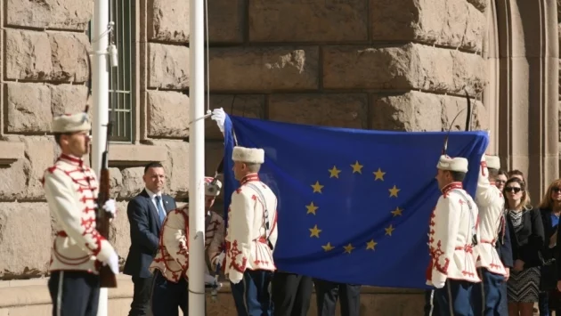 Знамето на ЕС ще бъде издигнато пред президентството