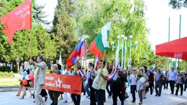 Във Видин отбелязаха 9 май с шествие и поклонение на Руското военно гробище 