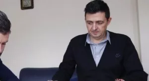 {{ otherArticle[0].article.title }}