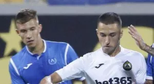 {{ otherArticle[0].article.title }}