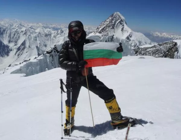 Нова надежда за Боян: Алпинист се върнал от Шиша Пангма след 3-месечно отсъствие