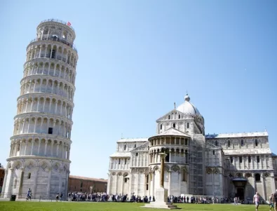 Защо наклонената кула в Пиза не пада?  