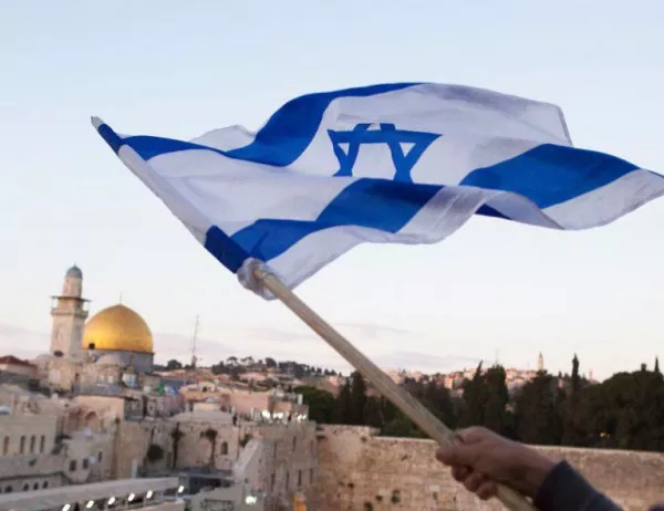 Опонентът на Нетаняху се призна за победен 