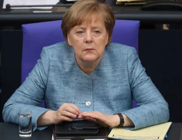 Рейтингът на "Блока" на Меркел най-нисък за 12 години 