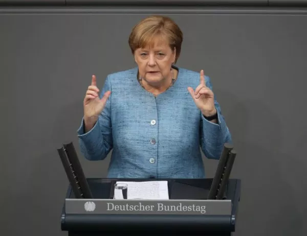 Меркел уреди нов пост за бившия шеф на разузнаването, за да запази коалицията