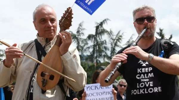 Музикантите от оркестрите на БНР искат увеличение на заплатите си с 50% 