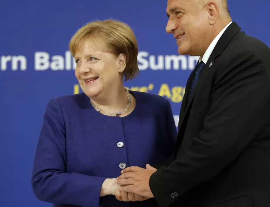 "Шпигел": Меркел и Борисов са в схема за доставка на некачествени маски от България