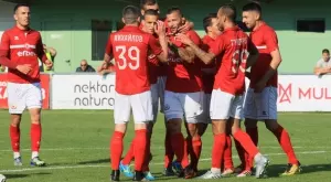 Десетки играчи са уволнени във Втора лига след спирането на първенството