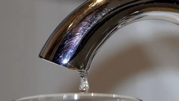Спират водата в части от София