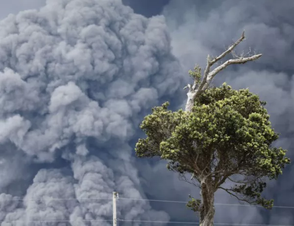 Изригването на вулкана на Хаваите докара проблеми на 3700 километра разстояние