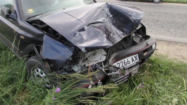 Двама загинаха при тежка катастрофа в Плевенско