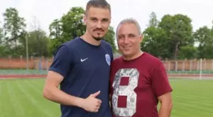 {{ otherArticle[0].article.title }}