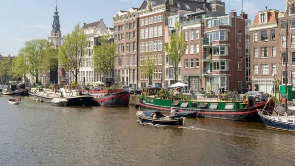 Стрелба в центъра на Амстердам