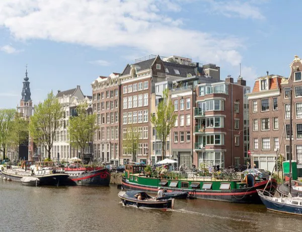 Амстердам забранява колите от 2030 г.