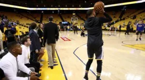 Антъни Джошуа подава, Стеф Къри бележи (ВИДЕО)