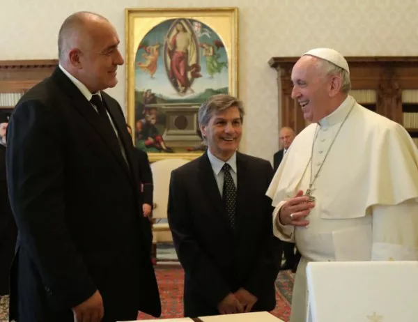 Даровете на Борисов за папата: Кисело мляко, икона и омофор 