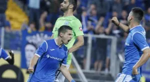 {{ otherArticle[0].article.title }}