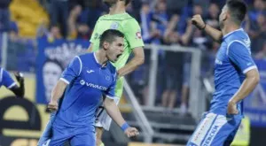 {{ otherArticle[0].article.title }}