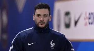 Хванаха капитана на Франция и Тотнъм пиян зад волана в Лондон