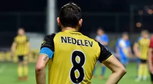 {{ otherArticle[0].article.title }}