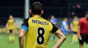 {{ otherArticle[0].article.title }}