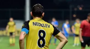 {{ otherArticle[0].article.title }}