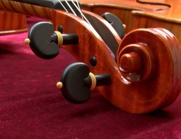 След 30 години цигулка бе върната на собственика й