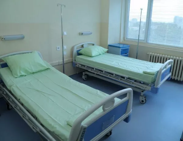 Петима младежи с хранително натравяне са приети в бургаска болница