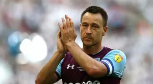 А може би Джон Тери не е приключил с футбола