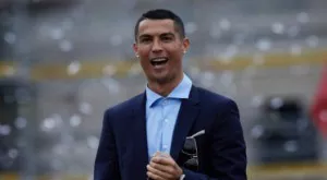 История за суетност: Роналдо се възхищавал на голото си тяло пред огледалото