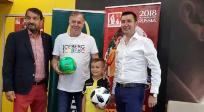 Българче ще изведе един от финалистите на Световното първенство в Русия