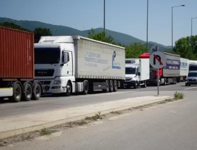 Ограничават движението на камиони над 12 тона през прохода 