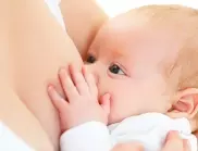 Парамедик отправя предупреждение към майките за "задушаване с мляко" - признаци, за които да внимават