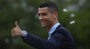 {{ otherArticle[0].article.title }}