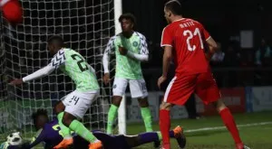 {{ otherArticle[0].article.title }}