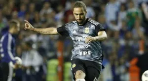 {{ otherArticle[0].article.title }}